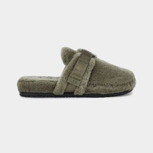 New ugg slippers size 7